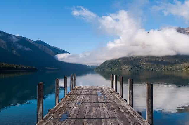 Pay a visit to the stunning Lake Rotoiti in the Nelson Lakes National Park on your way north