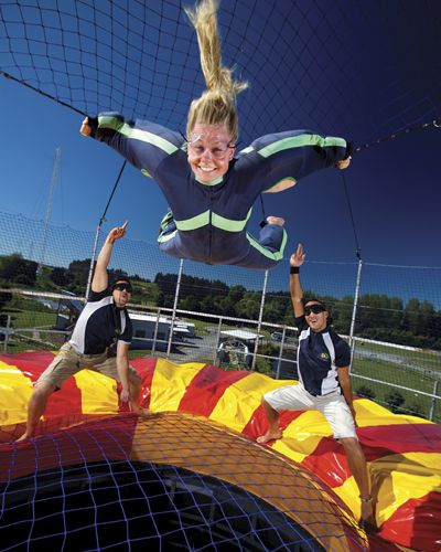 Freefall Xtreme - indoor skydiving