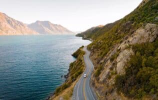 driving in new zealand roads